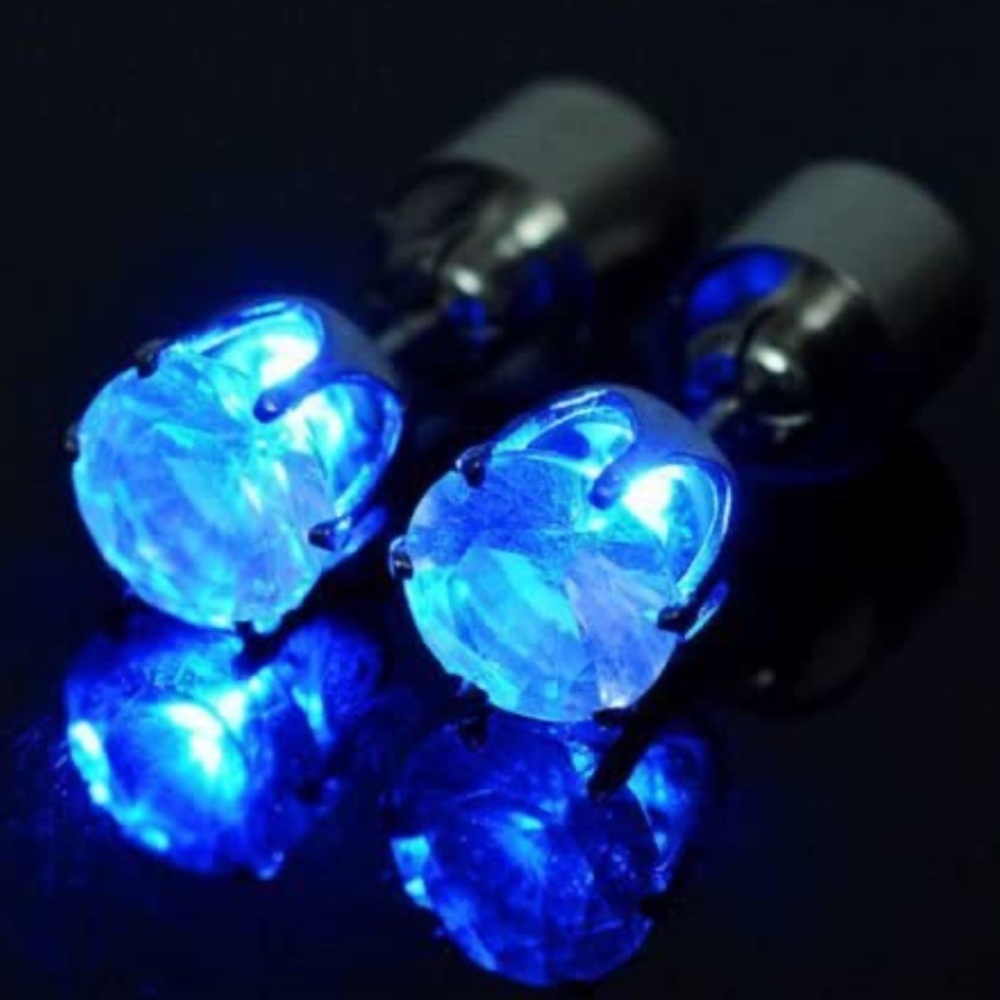 🆕 LED Light Up Earrings So Cool!